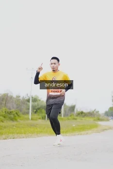 Runner Photo 2036703