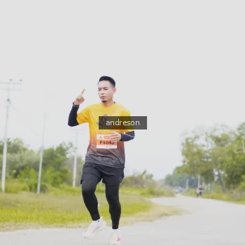 Runner Photo 2036714
