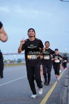 Runner Photo 2036860