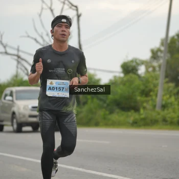 Runner Photo 2036972