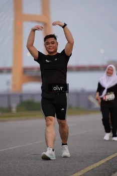Runner Photo 2036976