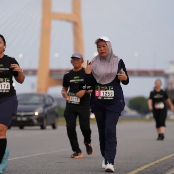 Runner Photo 2037324