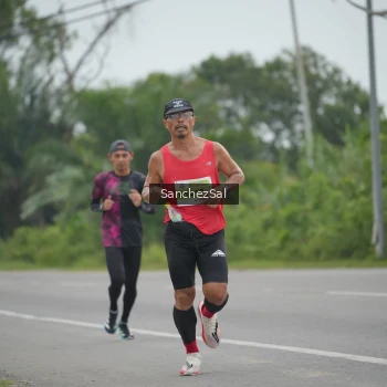 Runner Photo 2037341