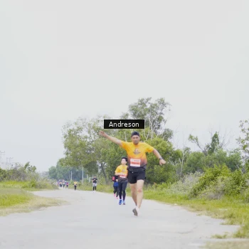 Runner Photo 2037354