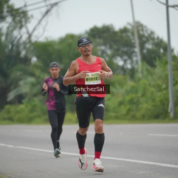 Runner Photo 2037356