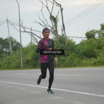 Runner Photo 2037367