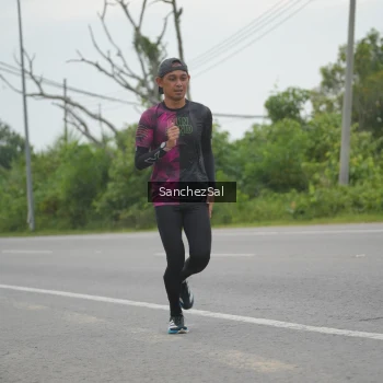 Runner Photo 2037415
