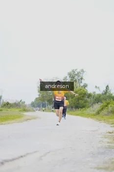 Runner Photo 2037417