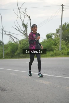 Runner Photo 2037421