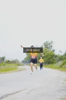 Runner Photo 2037440