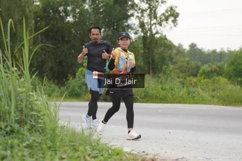 Runner Photo 2037475