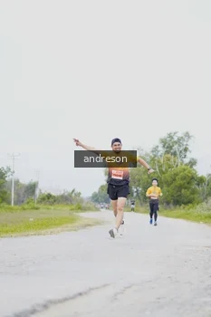 Runner Photo 2037485