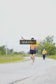 Runner Photo 2037496