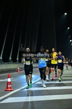 Runner Photo 2037563