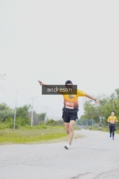 Runner Photo 2037572
