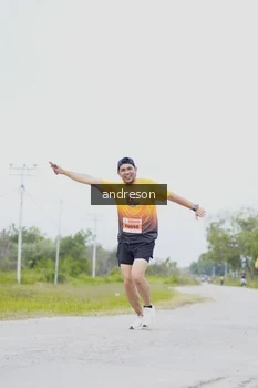 Runner Photo 2037672