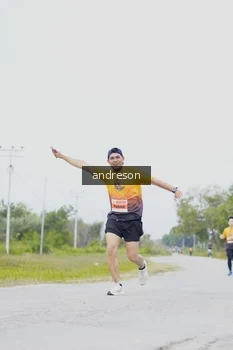 Runner Photo 2037685