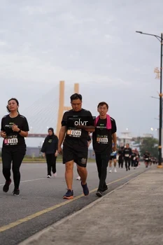 Runner Photo 2037717