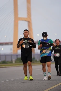 Runner Photo 2037785