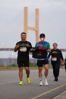 Runner Photo 2037796