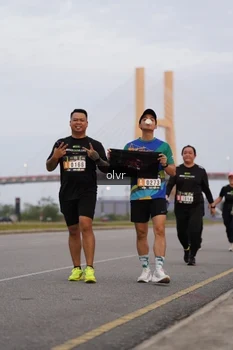 Runner Photo 2037879