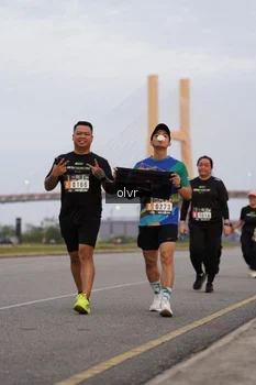 Runner Photo 2037885