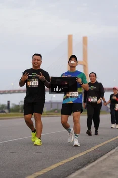 Runner Photo 2037892