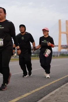 Runner Photo 2037988