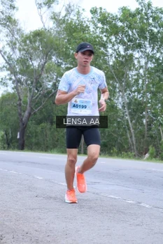Runner Photo 2038351