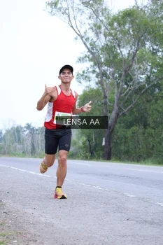 Runner Photo 2038423