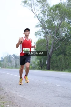 Runner Photo 2038442