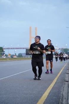Runner Photo 2038837