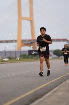 Runner Photo 2038880