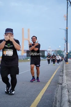 Runner Photo 2038930