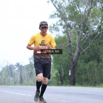 Runner Photo 2038975