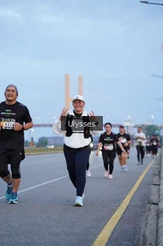 Runner Photo 2039191