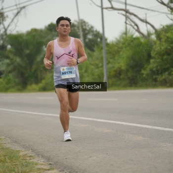 Runner Photo 2039492