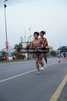 Runner Photo 2039600