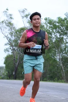 Runner Photo 2039639