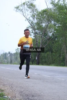 Runner Photo 2039713