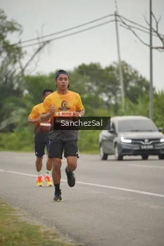 Runner Photo 2039724