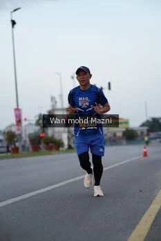 Runner Photo 2039841