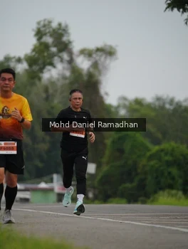 Runner Photo 2039912