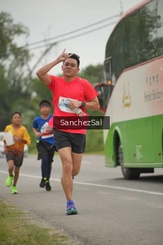 Runner Photo 2040007