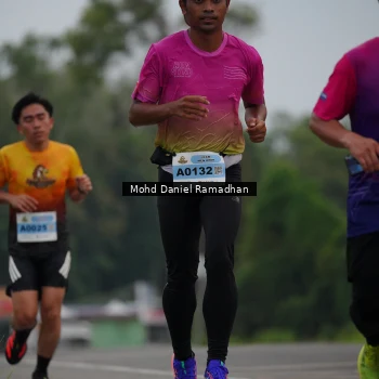 Runner Photo 2040084