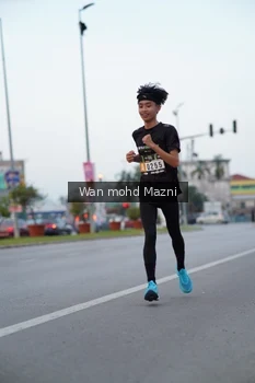 Runner Photo 2040085
