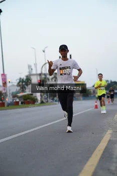 Runner Photo 2040126