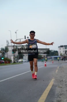 Runner Photo 2040202