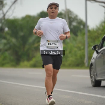 Runner Photo 2040376