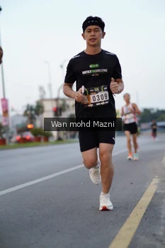 Runner Photo 2040445